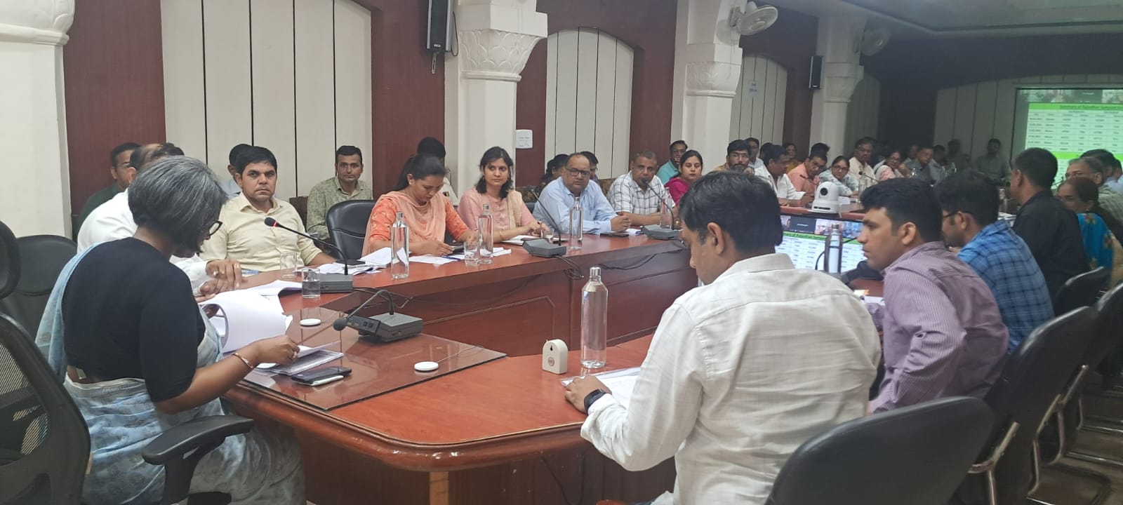 संपर्क पोर्टल पर दर्ज प्रकरणों के निस्तारण में नहीं बरतें कोताही, अन्यथा होगी कार्यवाही: जिला कलेक्टर